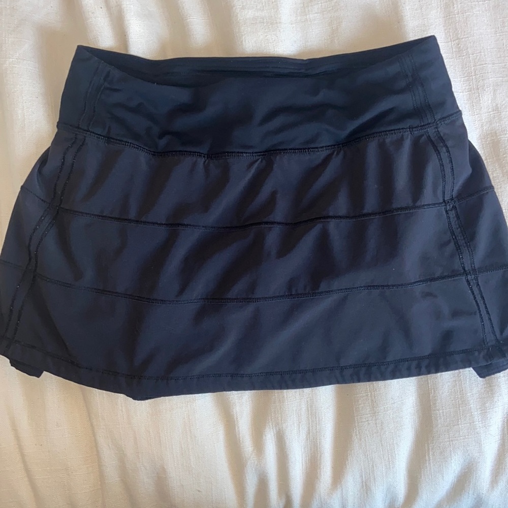 Black lululemon tennis skirt size 4